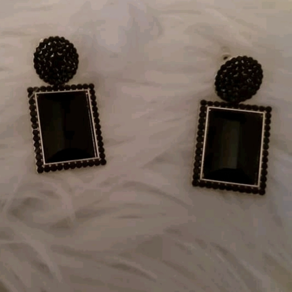 Emerald Green and Gold Earrings